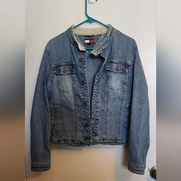Tommy Hilfiger Blue Denim Jacket Classic Style - Picture 2 of 6